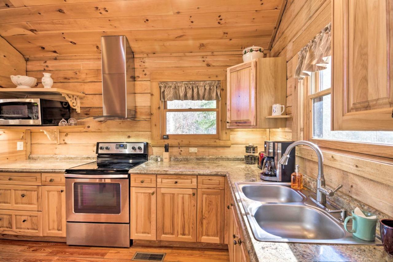 Bryson City Cabin With Wraparound Deck And Hot Tub Kültér fotó