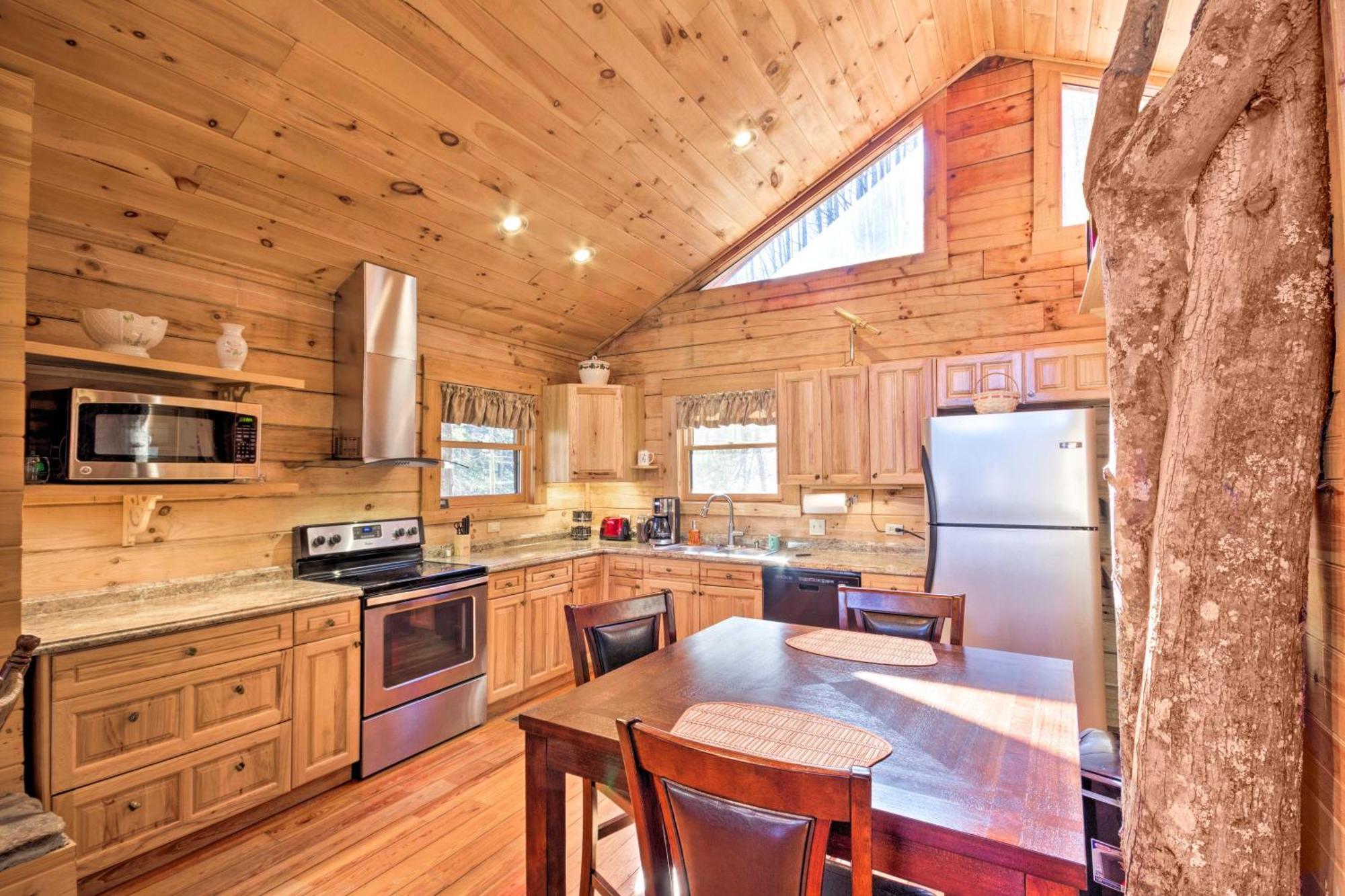 Bryson City Cabin With Wraparound Deck And Hot Tub Kültér fotó